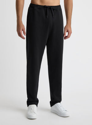 Black|Broed is 185 cm and wearing a size L