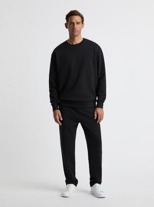 Black|Broed is 185 cm and wearing a size L