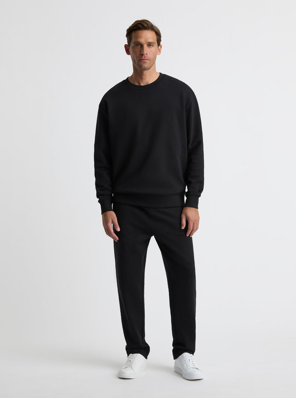 Black|Broed is 185 cm and wearing a size L