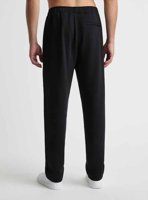 Black|Broed is 185 cm and wearing a size L