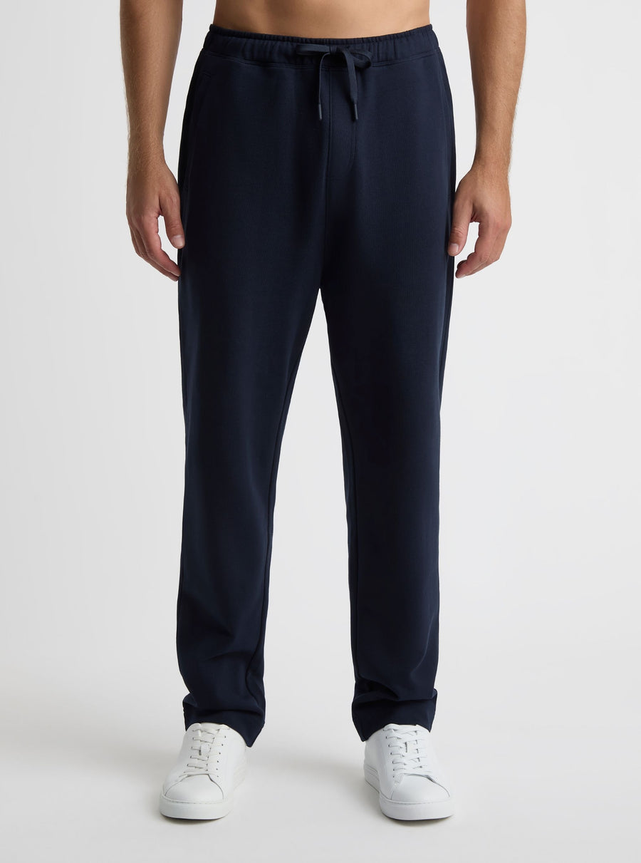 Navy|Broed is 185 cm and wearing a size L