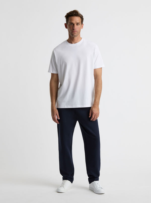 Navy|Broed is 185 cm and wearing a size L
