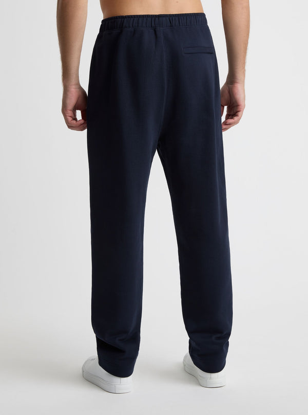 Navy|Broed is 185 cm and wearing a size L
