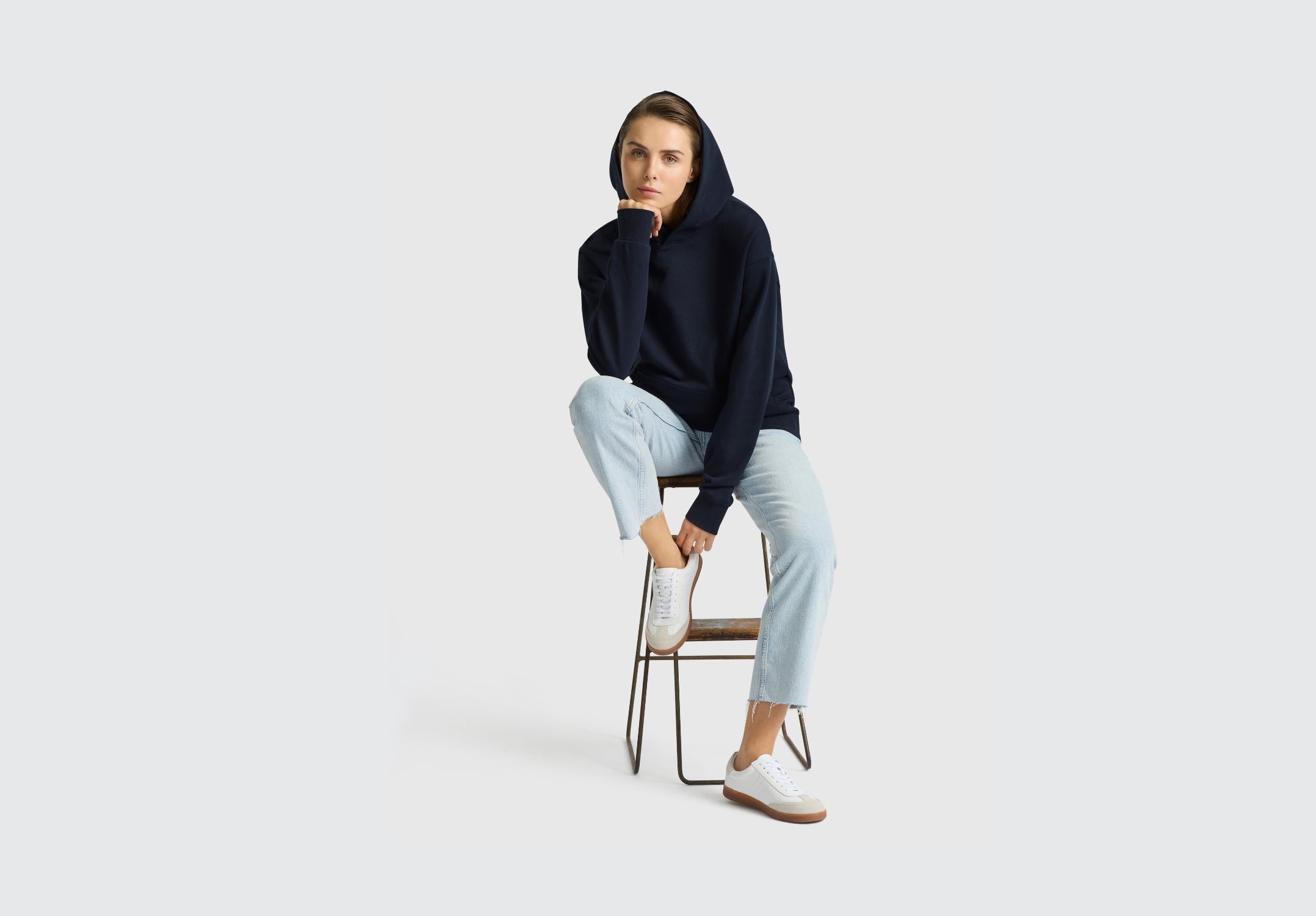 <div class="metafield-rich_text_field"><p>The<br />
Hoodie — Clean</p></div>