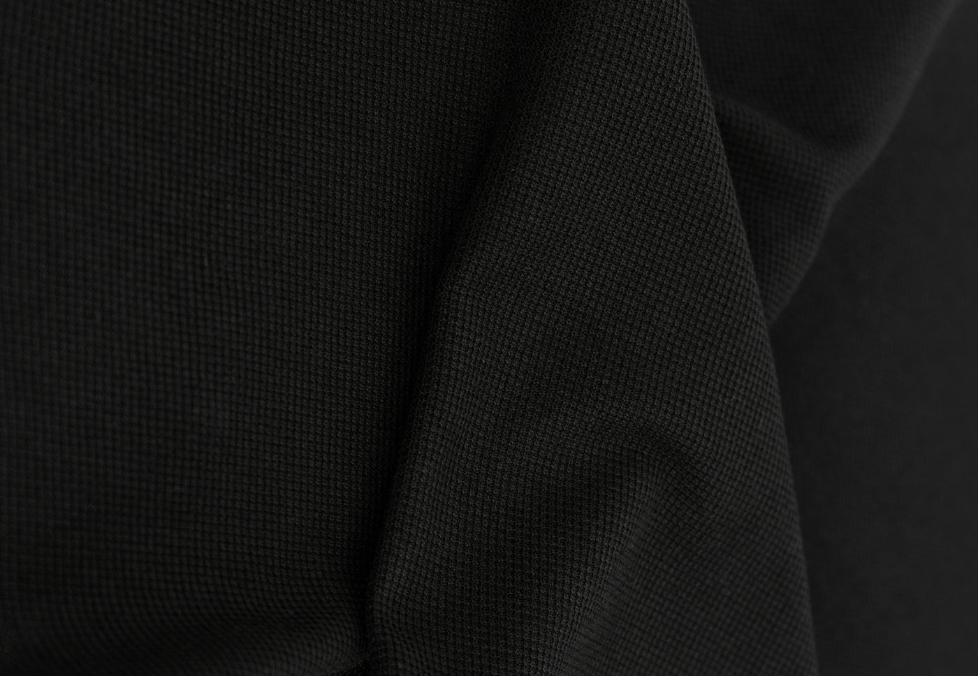 <div class="metafield-rich_text_field"><p>Australian-grown and built to last. A pique construction that breathes well, holds its shape and looks sharp from the first wear to the hundredth.</p></div>