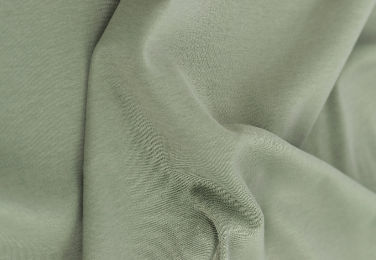 <div class="metafield-rich_text_field"><p>Grown sustainably in Australia, traceable from field to finished garment — a cotton that's as considered as it is comfortable.</p></div>