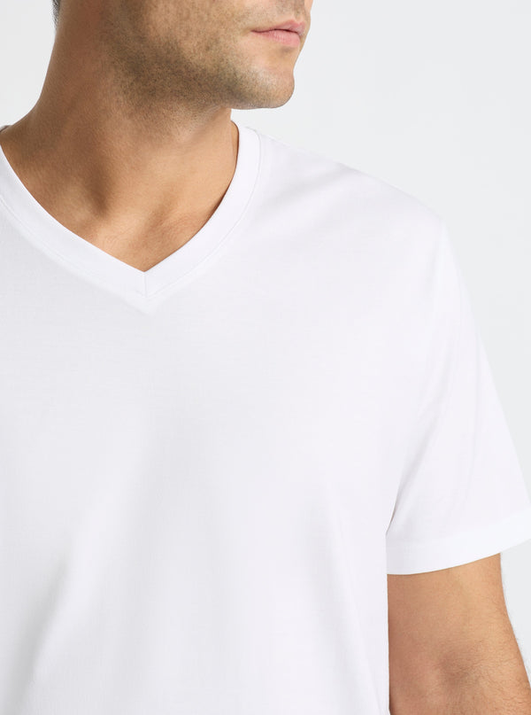 White|Supima® Mercerised V-neck Tee for men – premium soft cotton t-shirt|Jack is 188 cm� and wearing a size L