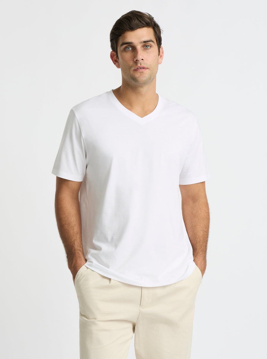 White|Supima® Mercerised V-neck Tee for men – premium soft cotton t-shirt|Jack is 188 cm� and wearing a size L