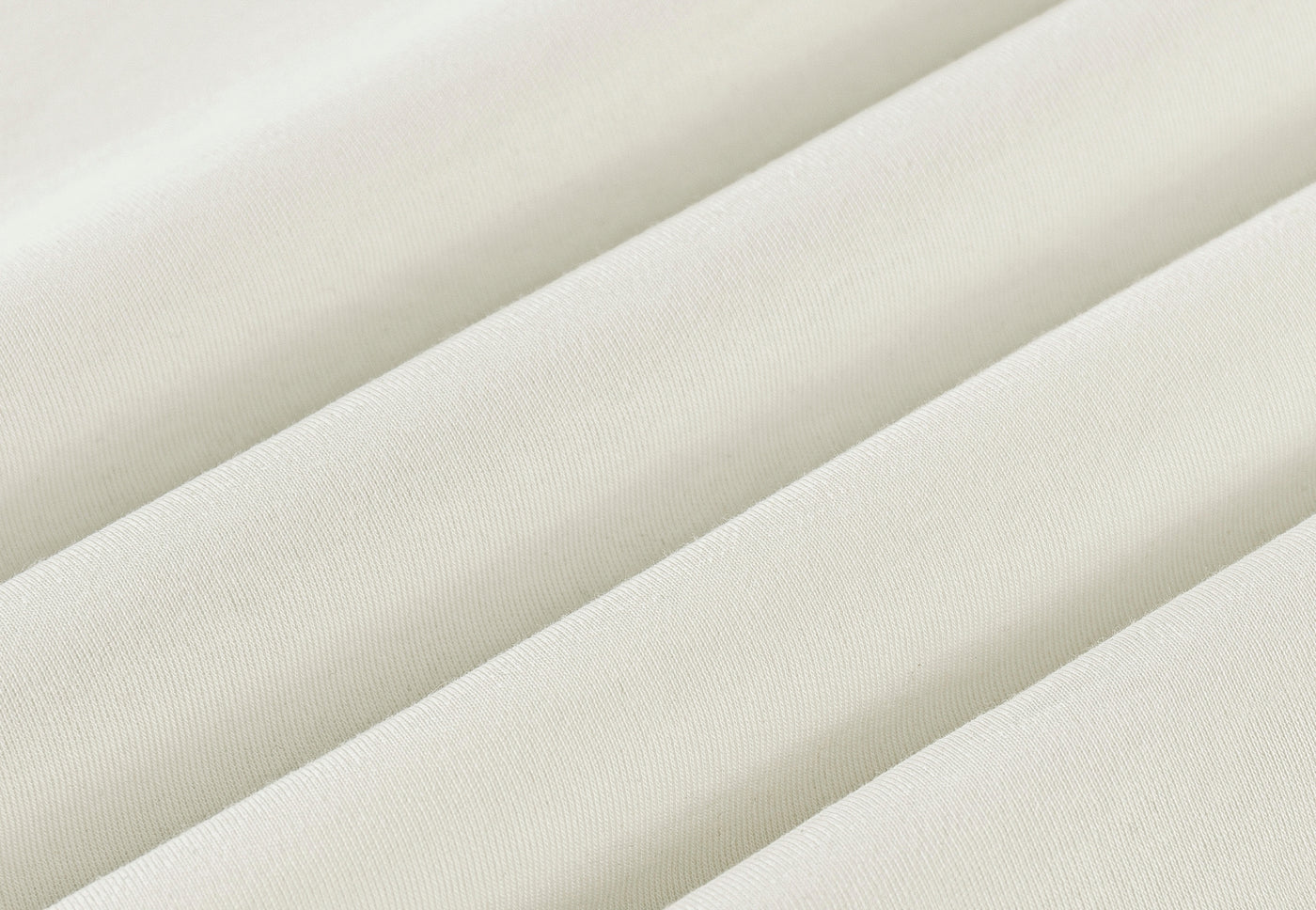 <div class="metafield-rich_text_field"><p>The world's finest cotton — grown in the USA, with a mercerised finish that gives it a silk-like sheen and a drape unlike any tee you've worn before.</p></div>