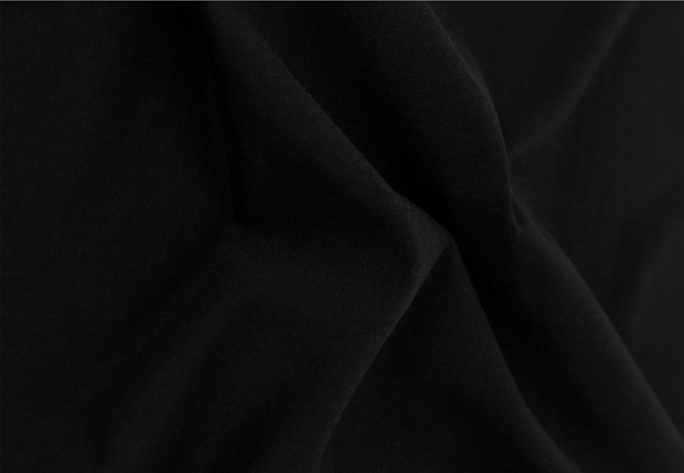<div class="metafield-rich_text_field"><p>The world's finest cotton — grown in the USA, with a mercerised finish that gives it a silk-like sheen and a drape unlike any tee you've worn before.</p></div>
