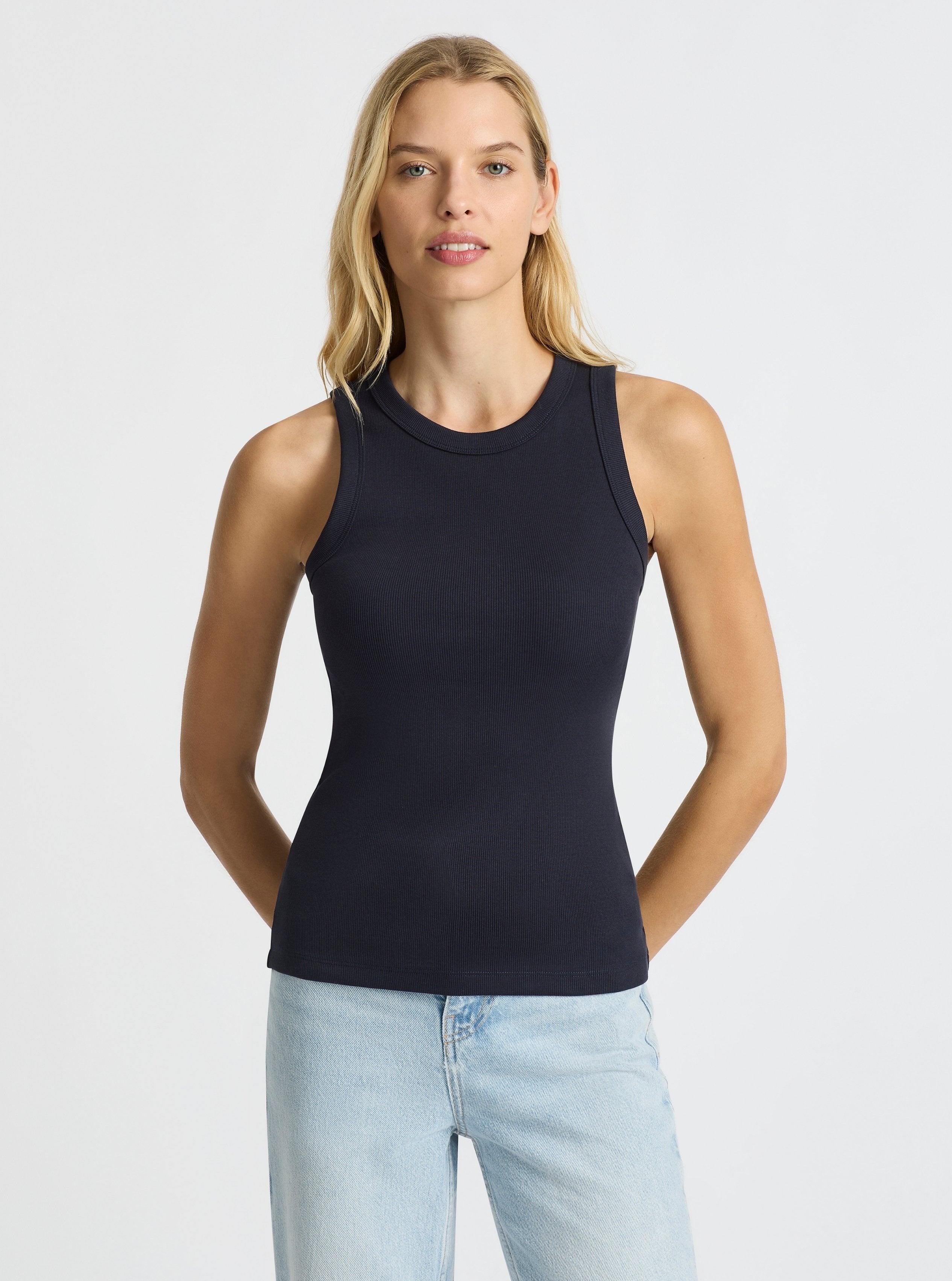 Dark Navy|Karolina is 5'10" and wearing a size S