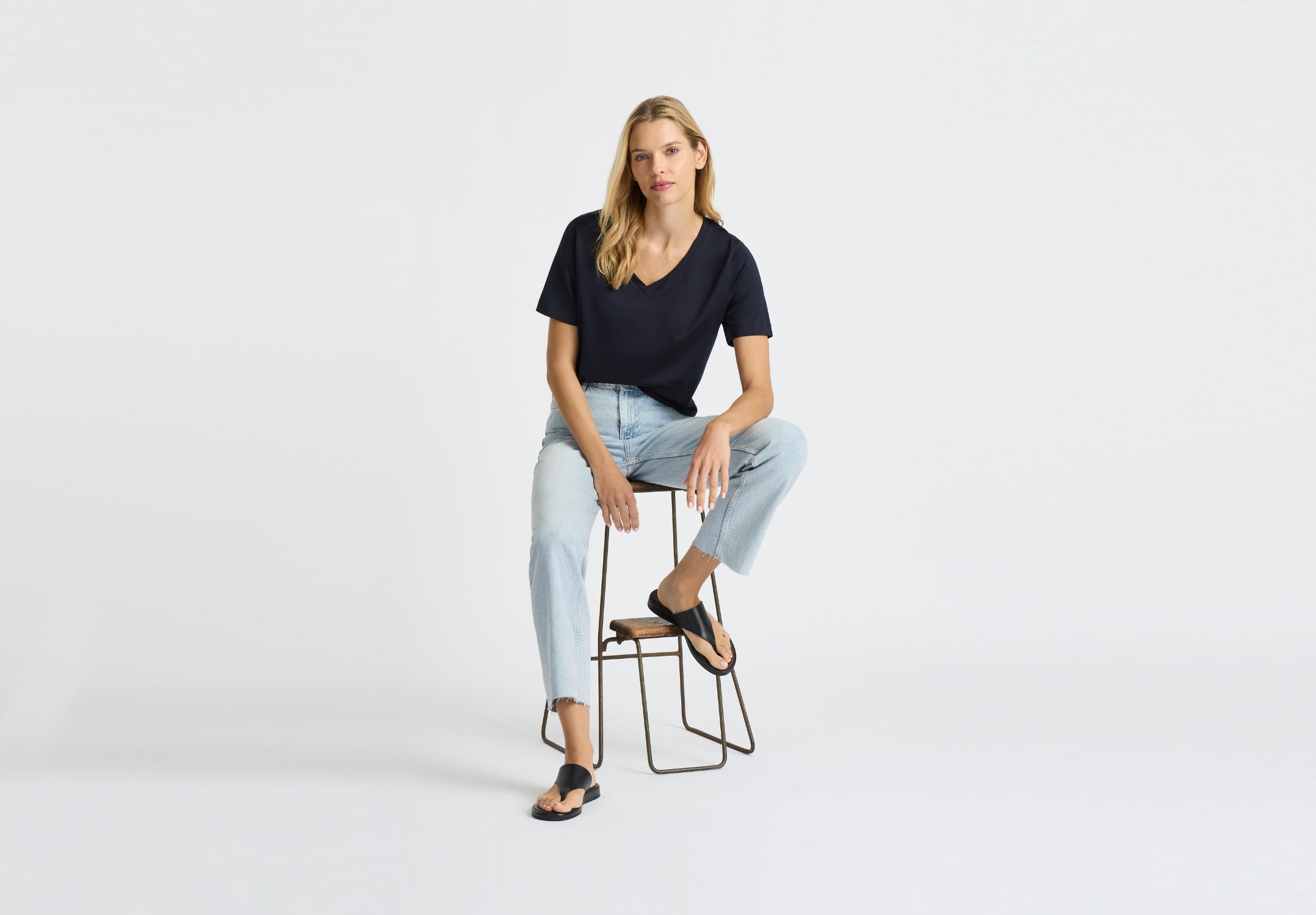 <div class="metafield-rich_text_field"><p>The<br />
Mercerised V-Neck</p></div>