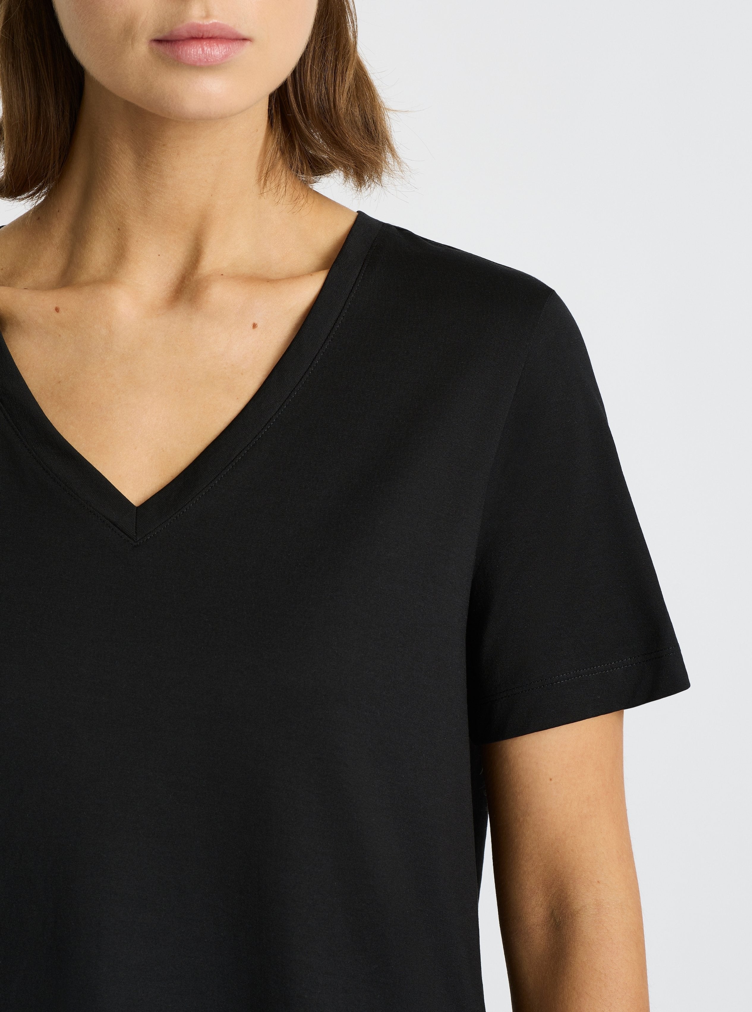 Black|Stas is 5'10" and wearing a size S