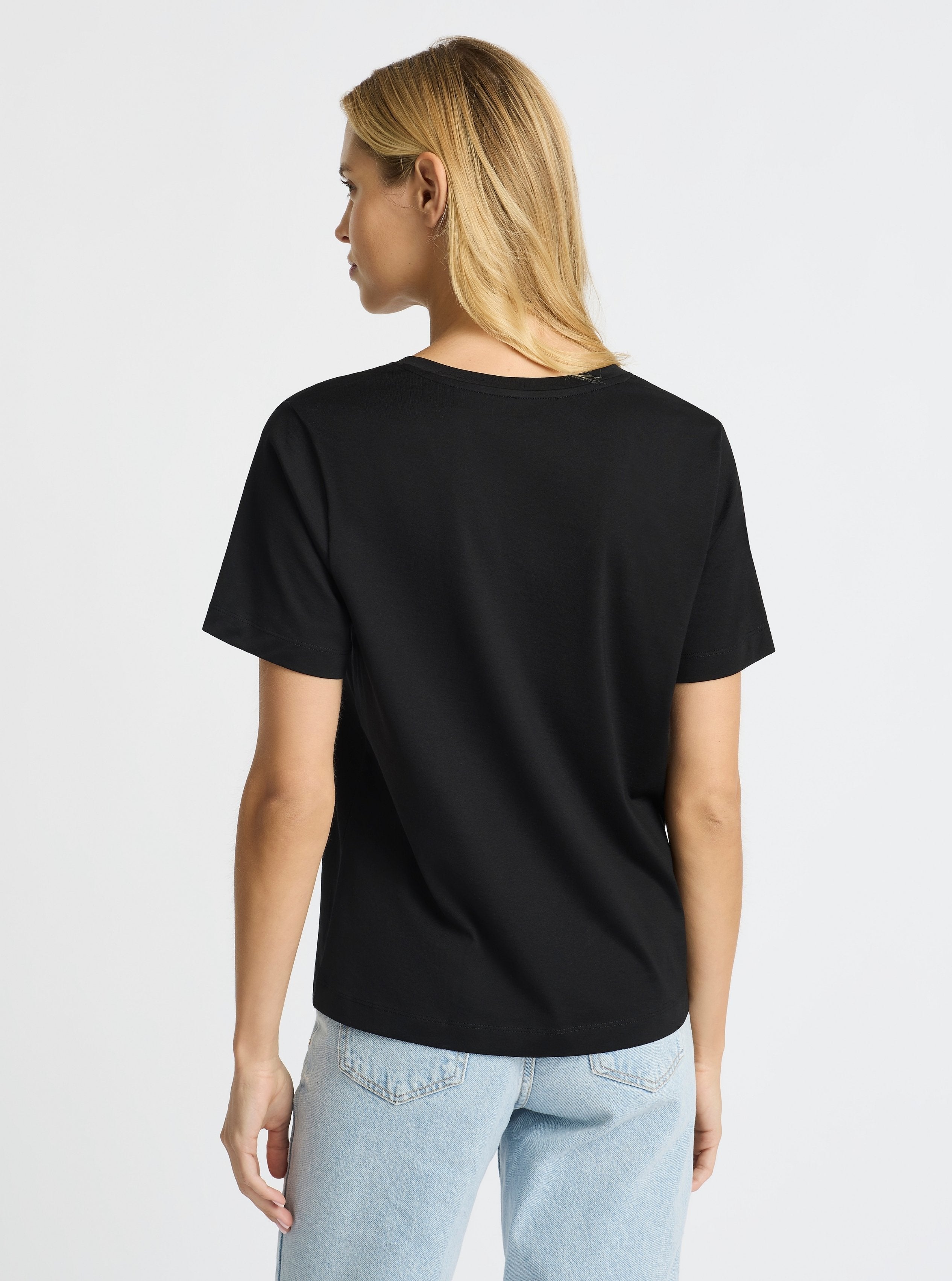 Black|Stas is 5'10" and wearing a size S