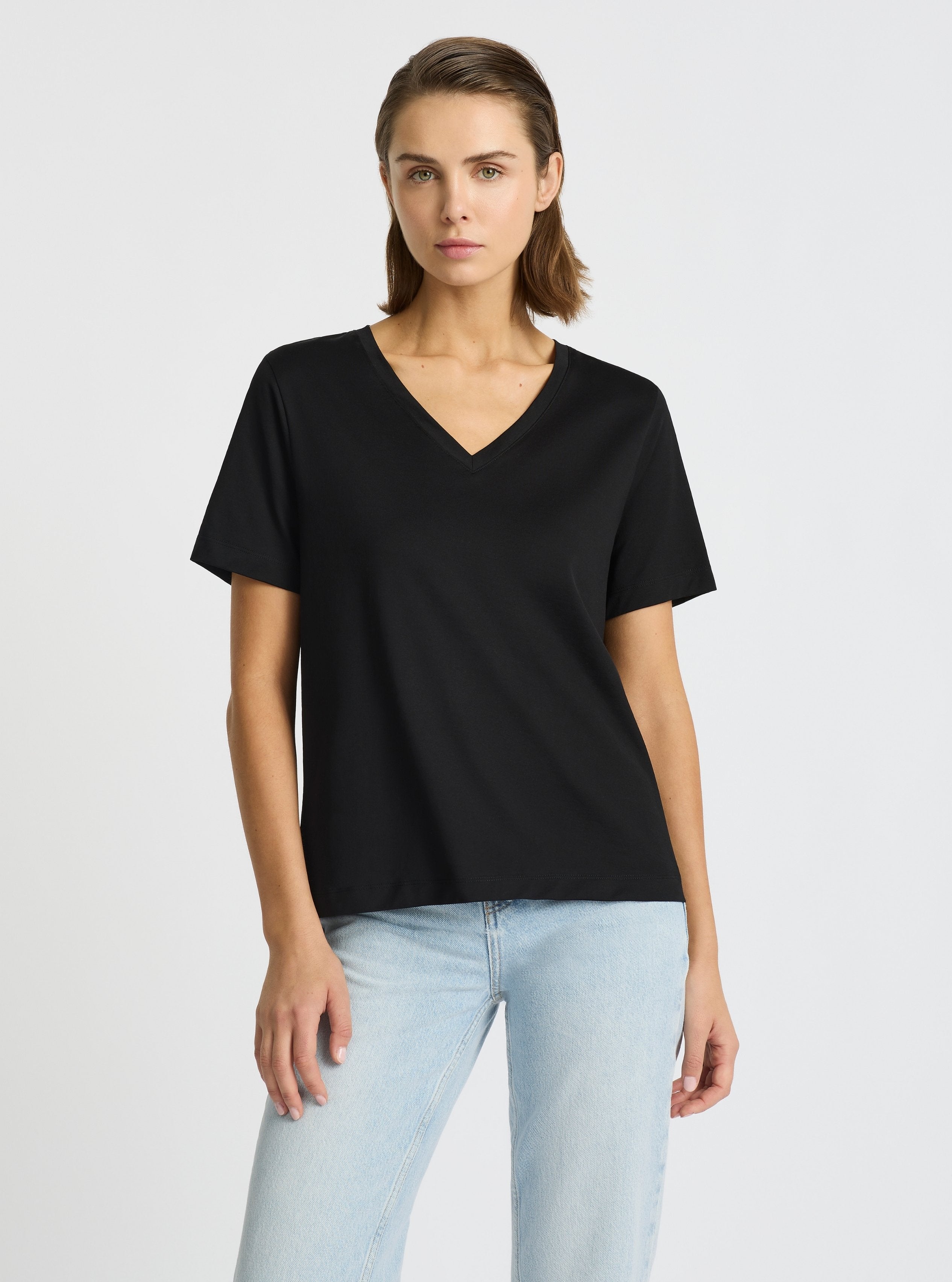 Black|Stas is 5'10" and wearing a size S