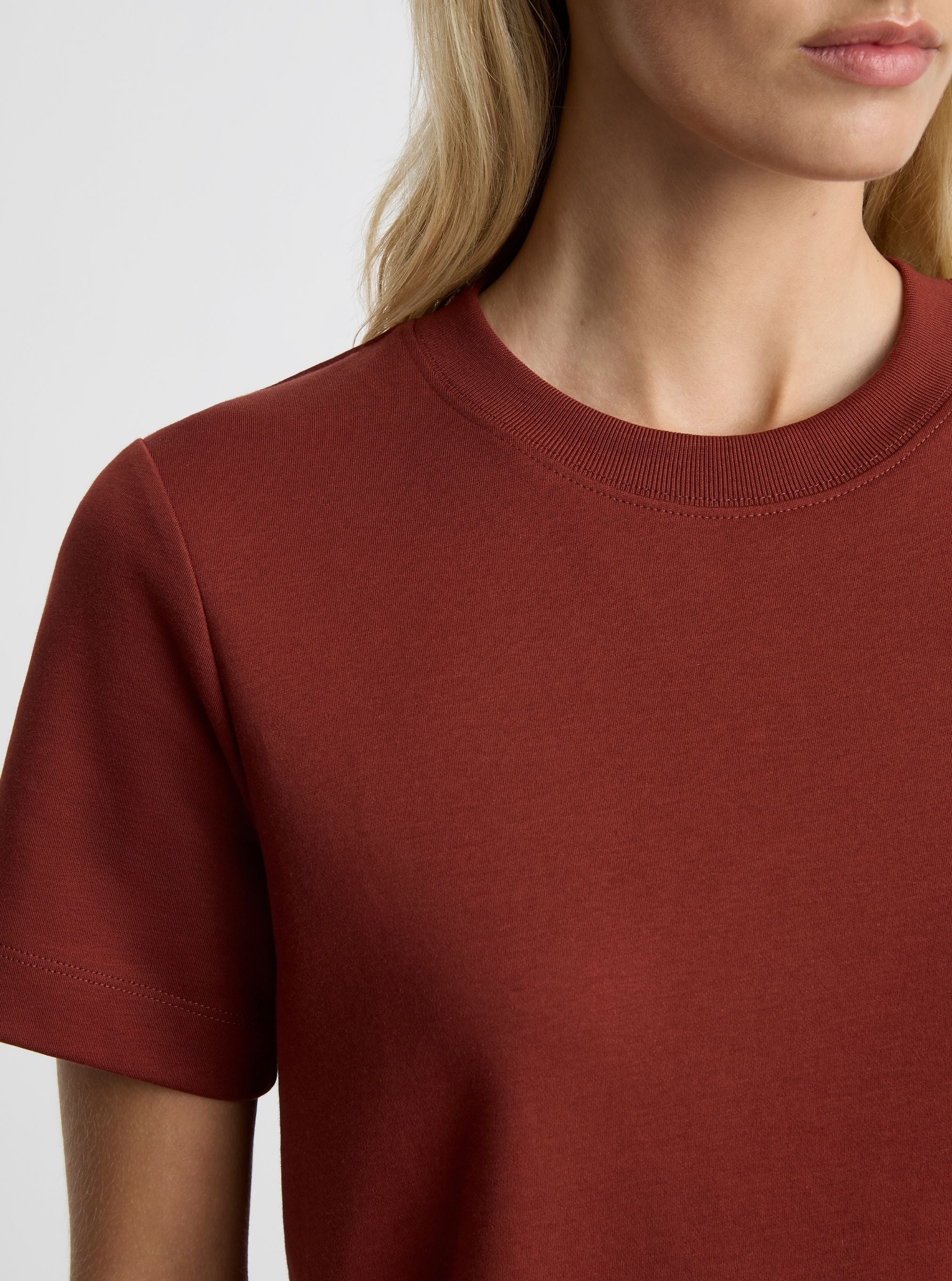 Dark Red|Amelia is 5'11" and wearing a size S