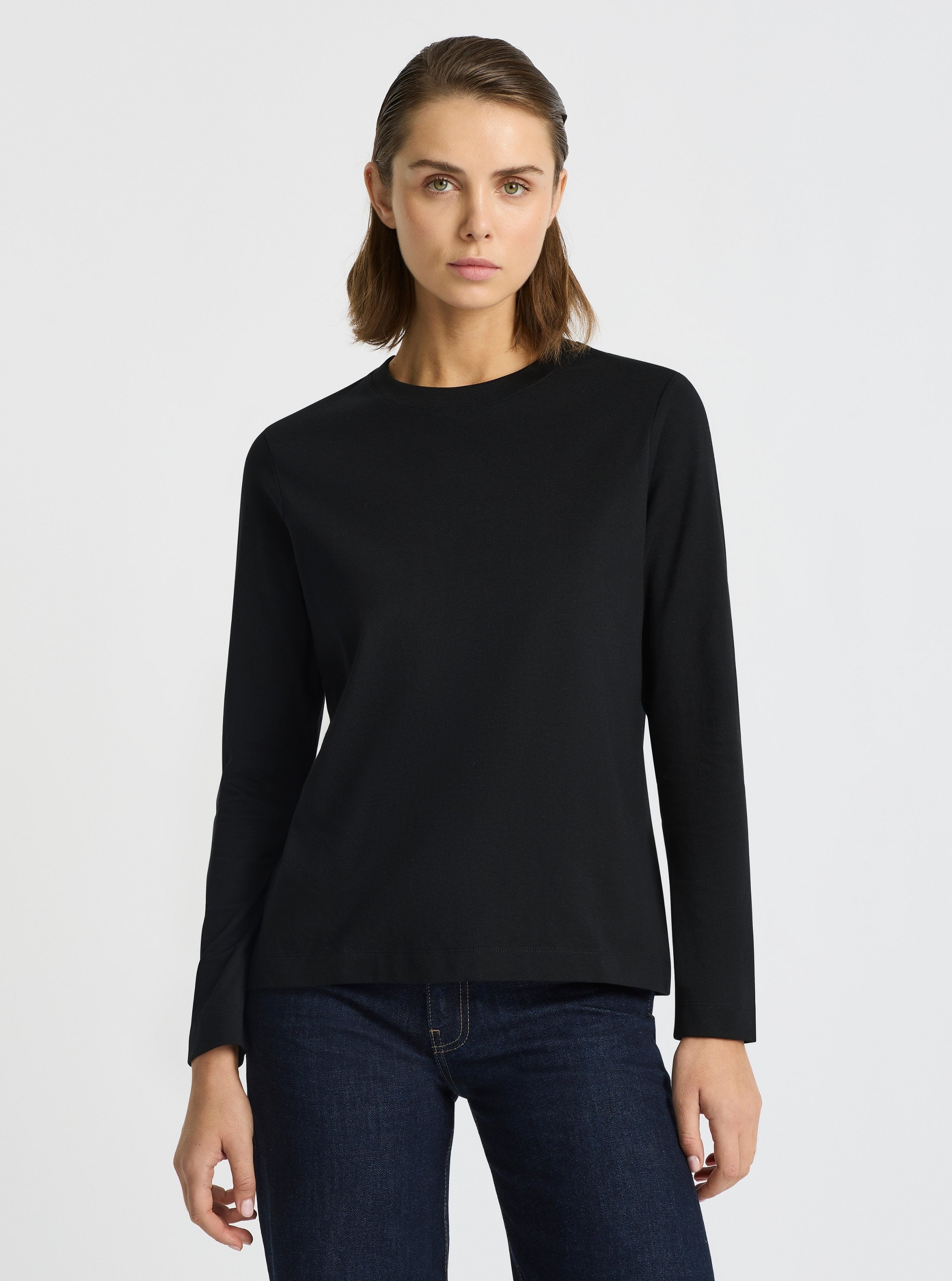 Black|Stas is 5'10" and wearing a size S