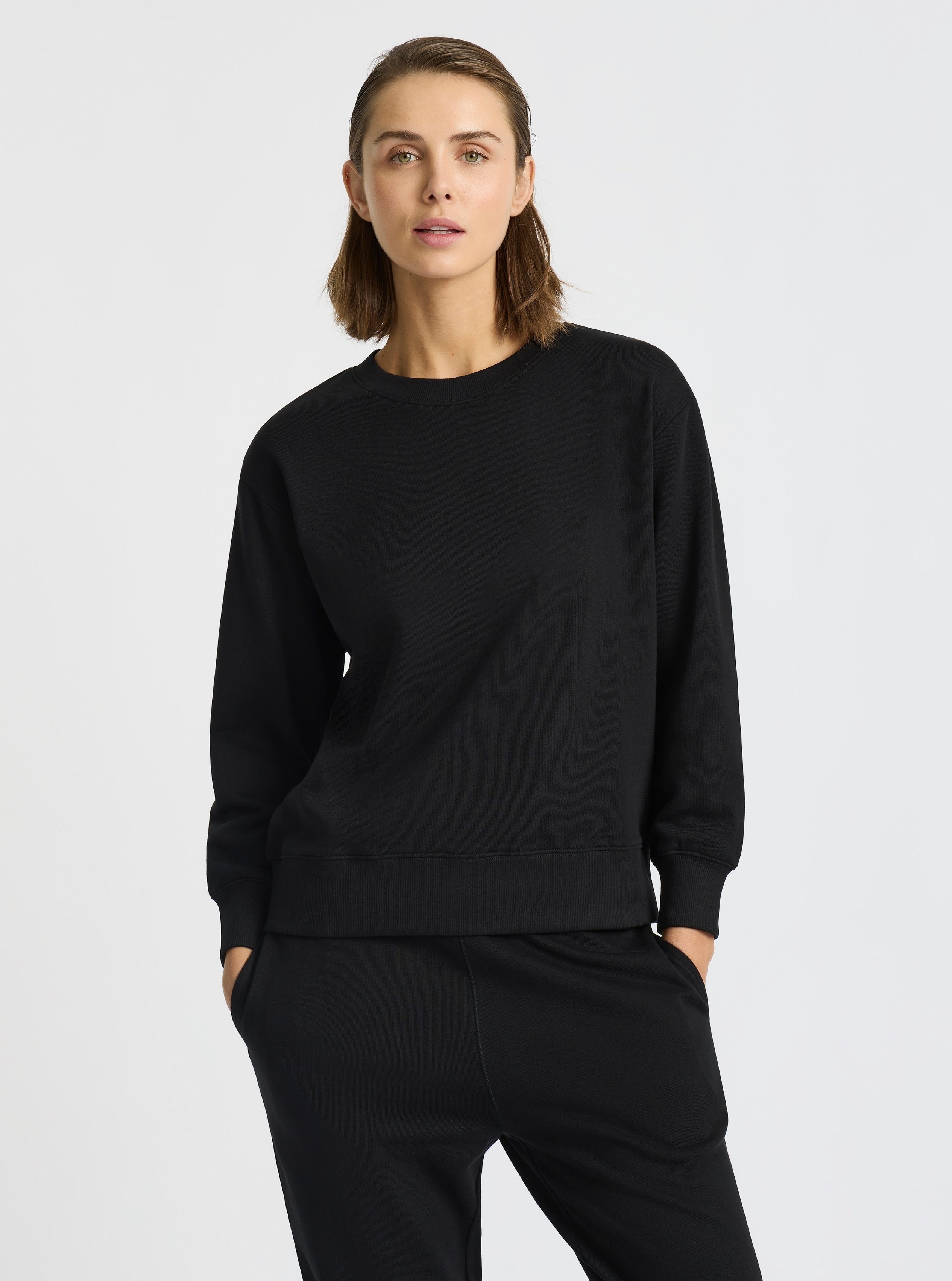 Black|Stas is 5'10" and wearing a size S