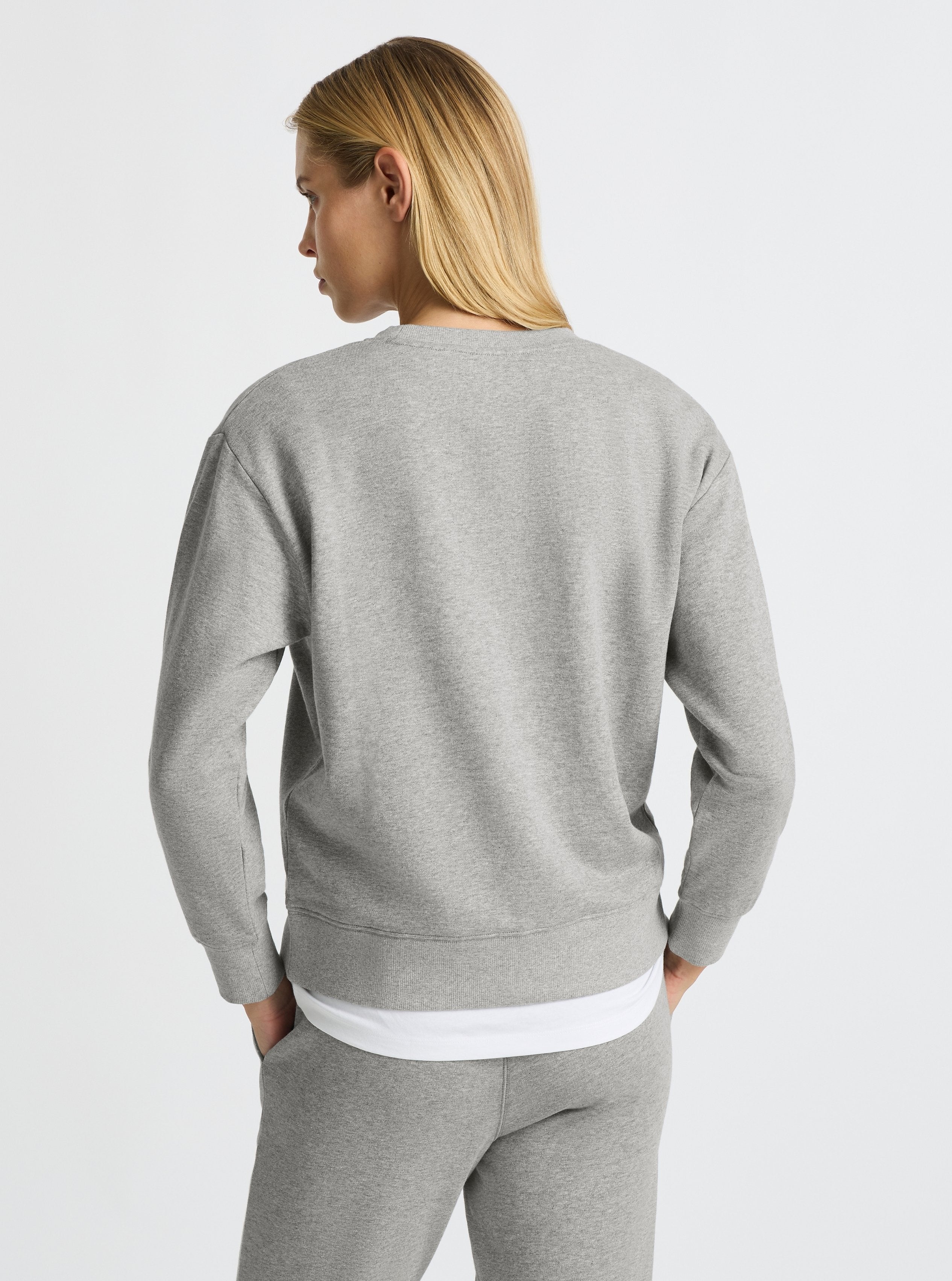 Grey Marl|Karolina is 5'10" and wearing a size S