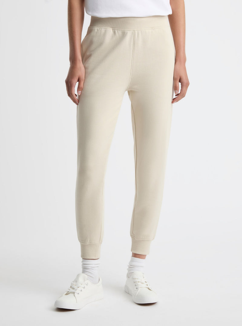Ecru|Amelia is 5'11" and wearing a size S