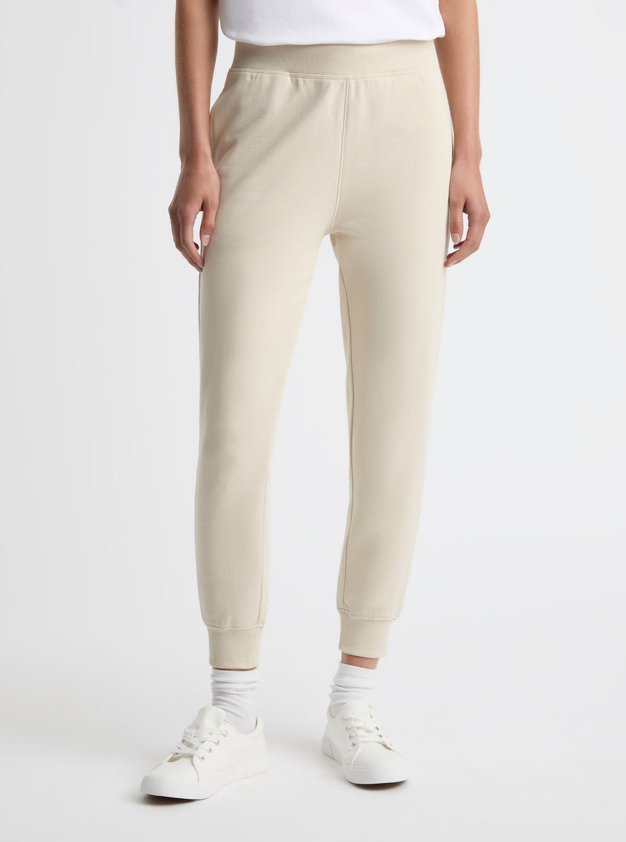 Ecru|Amelia is 5'11" and wearing a size S