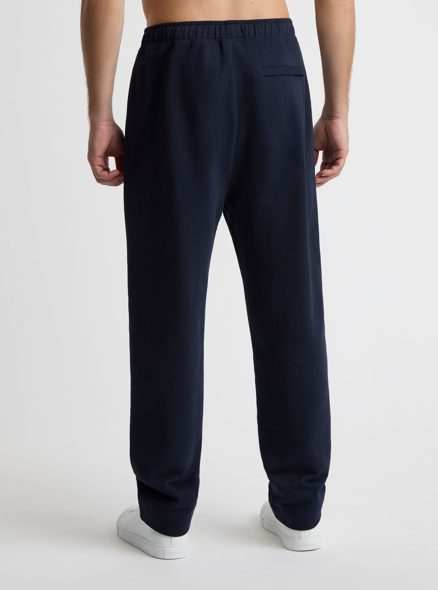 Navy|Broed is 6'1" and wearing a size L