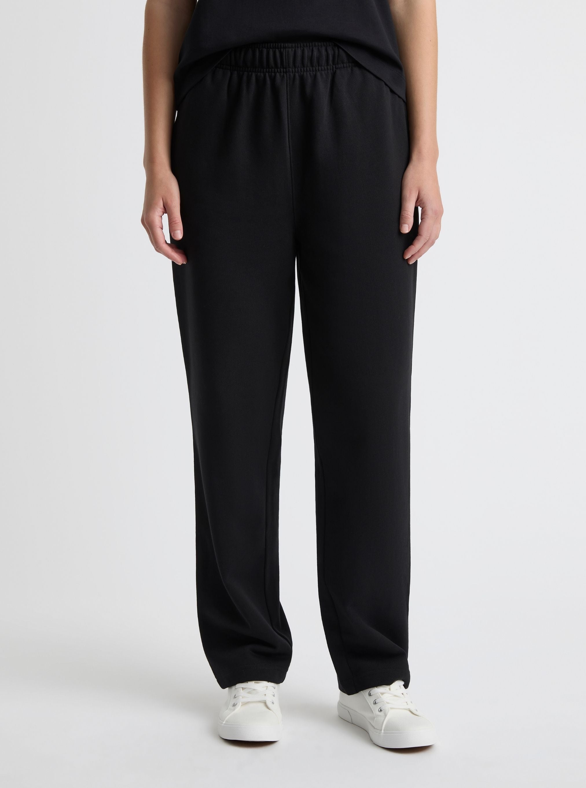 Black|Zenya is 5'10" and wearing a size S