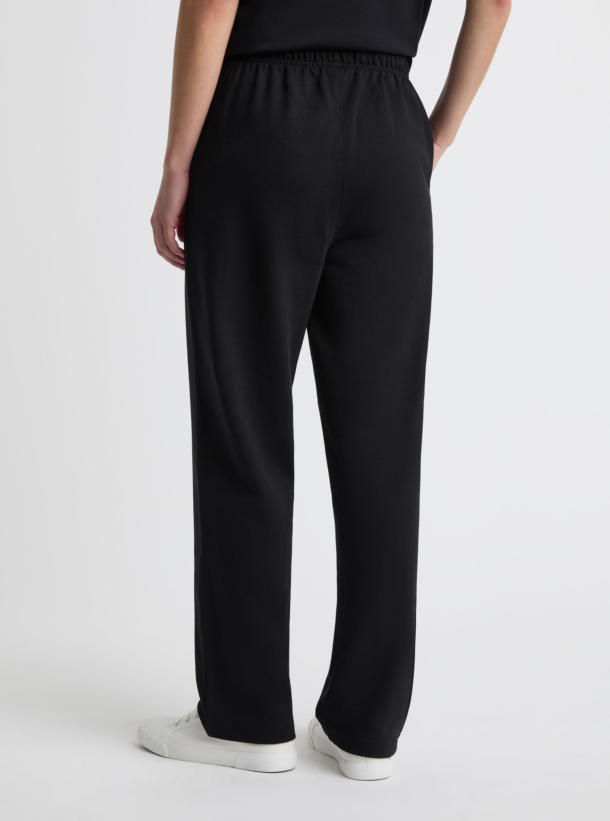 Black|Zenya is 5'10" and wearing a size S