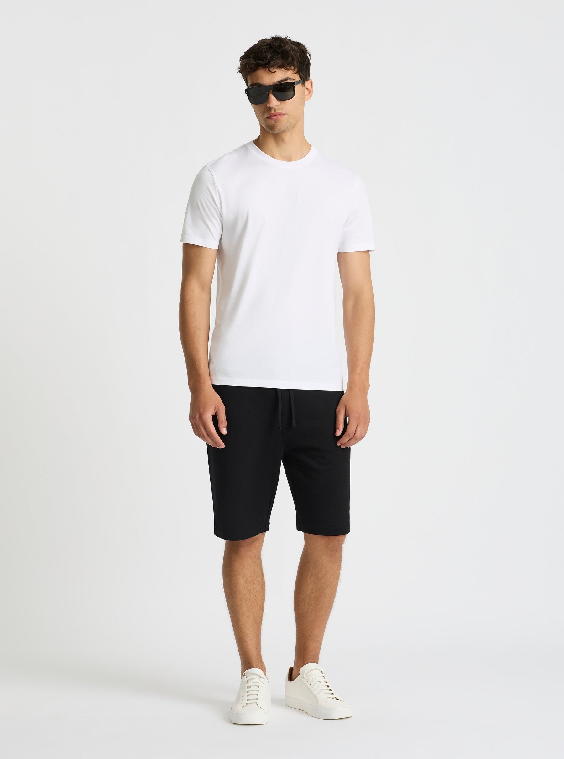 Black|Evans is 6’2” and wearing a size M