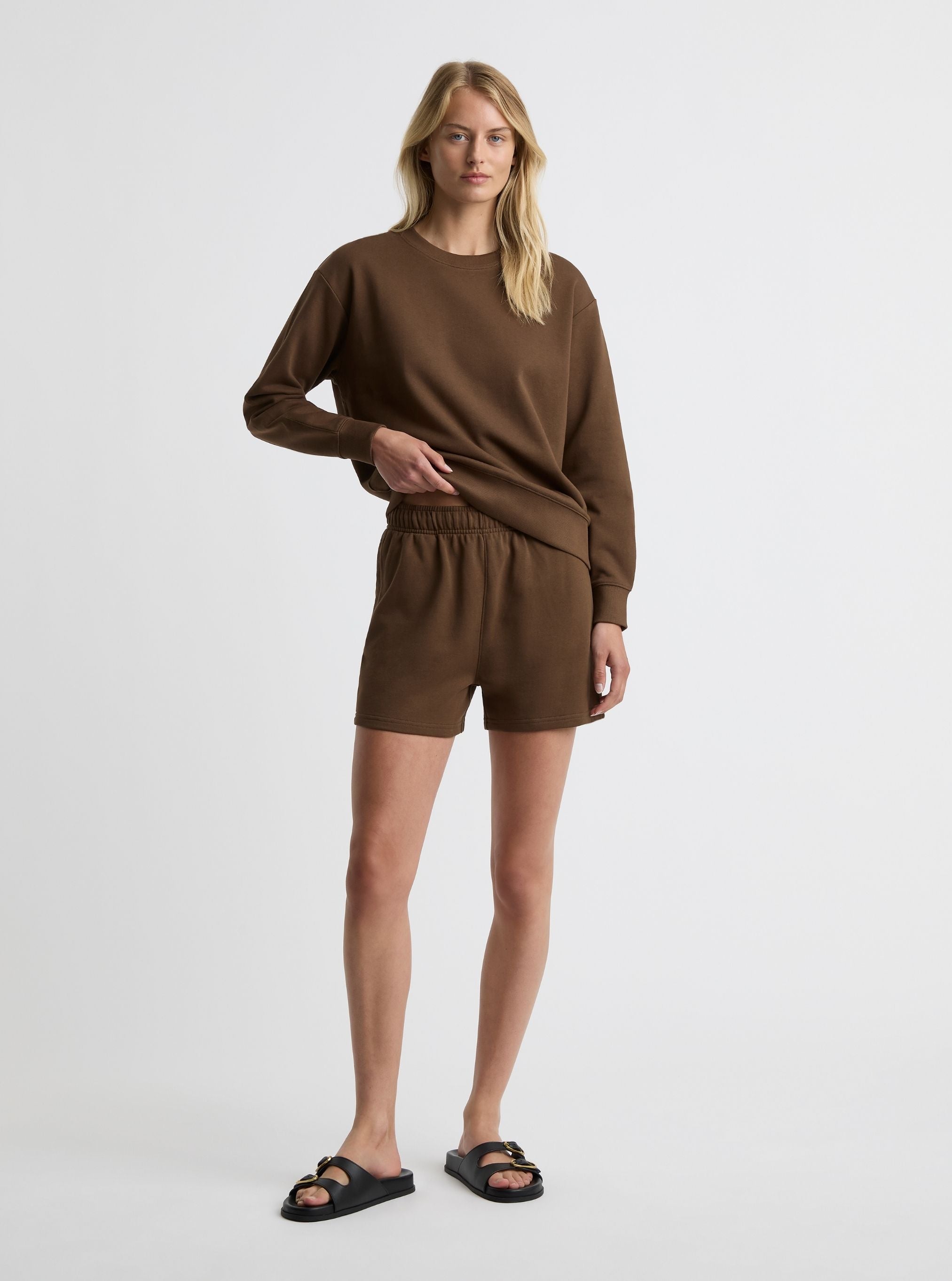 Coffee Brown|Amelia is 5'11" and wearing a size S