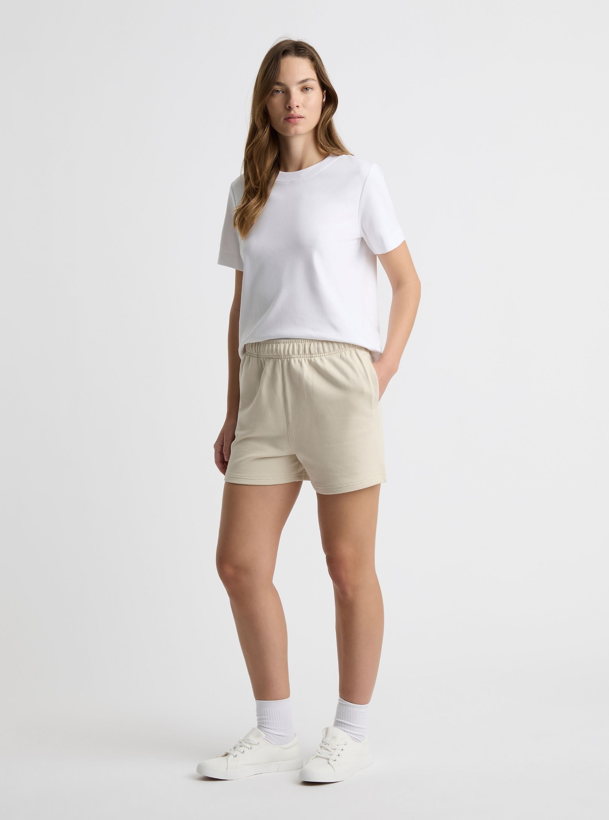 Ecru|Zenya is 5'10" and wearing a size S