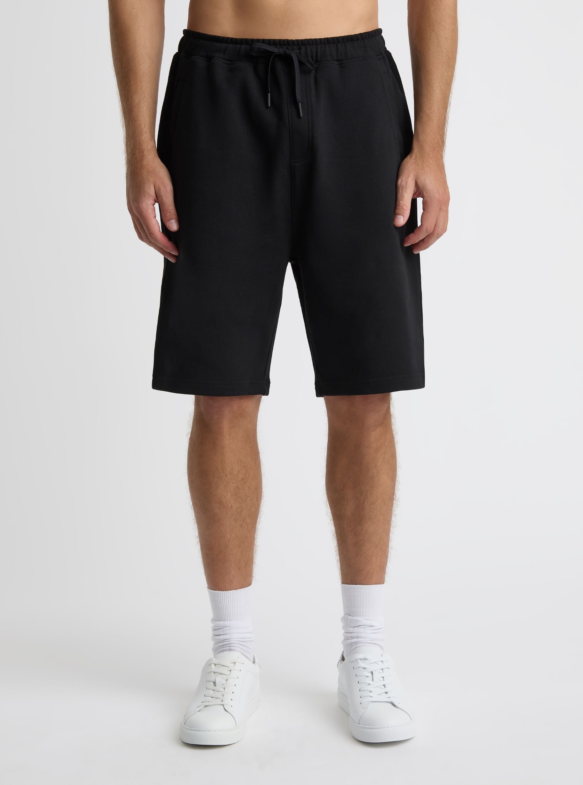 Black|Broed is 6'1" and wearing a size L