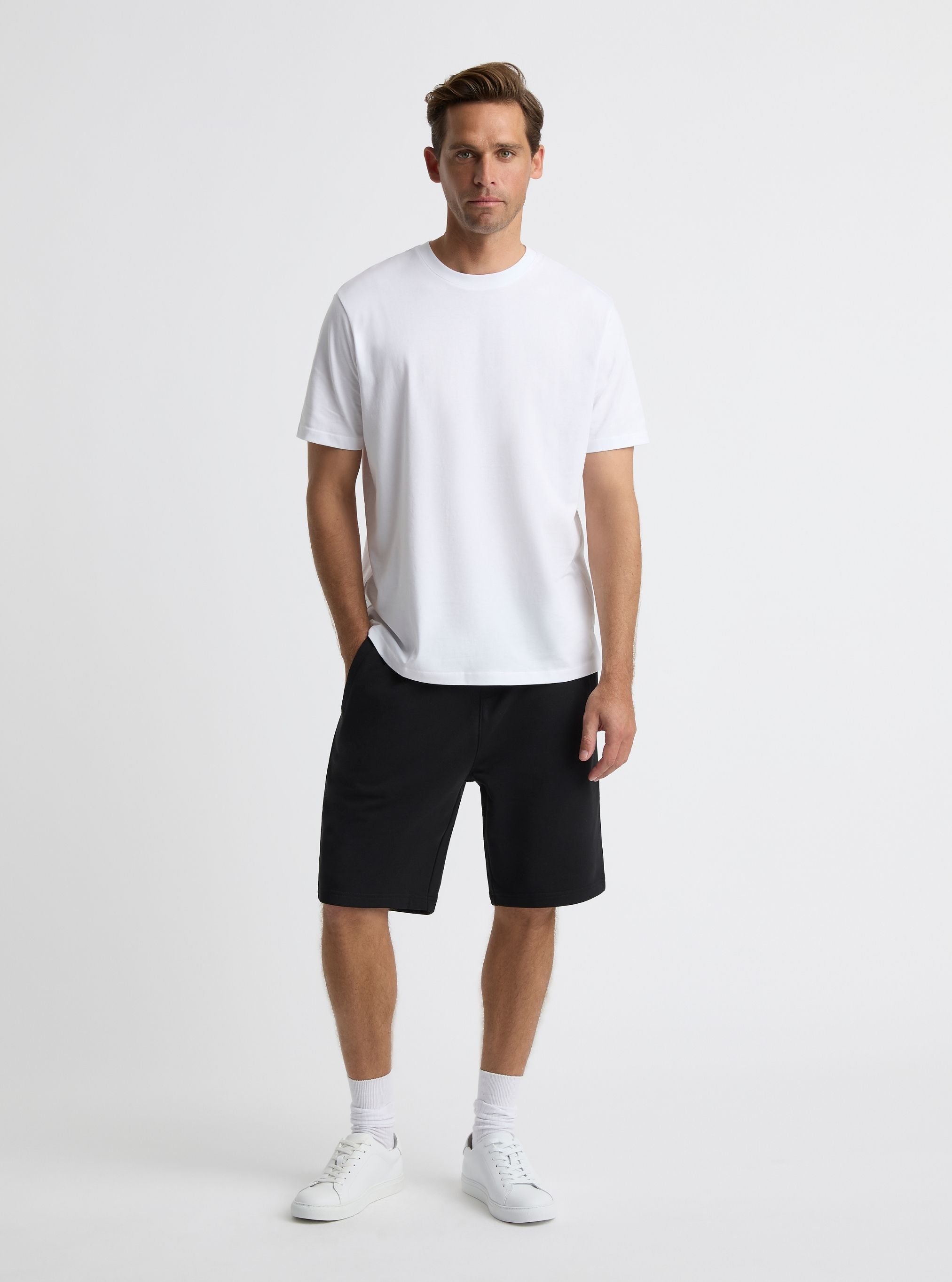 Black|Broed is 6'1" and wearing a size L