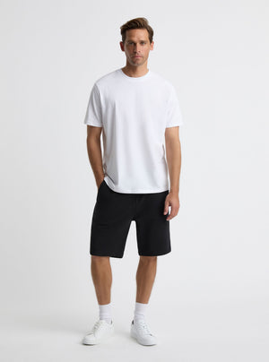 Black|Broed is 6'1" and wearing a size L