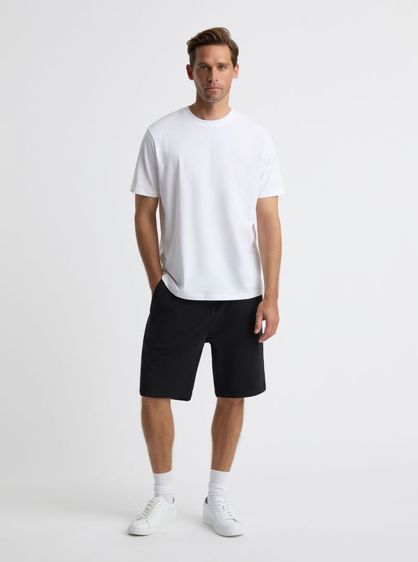 Black|Broed is 6'1" and wearing a size L