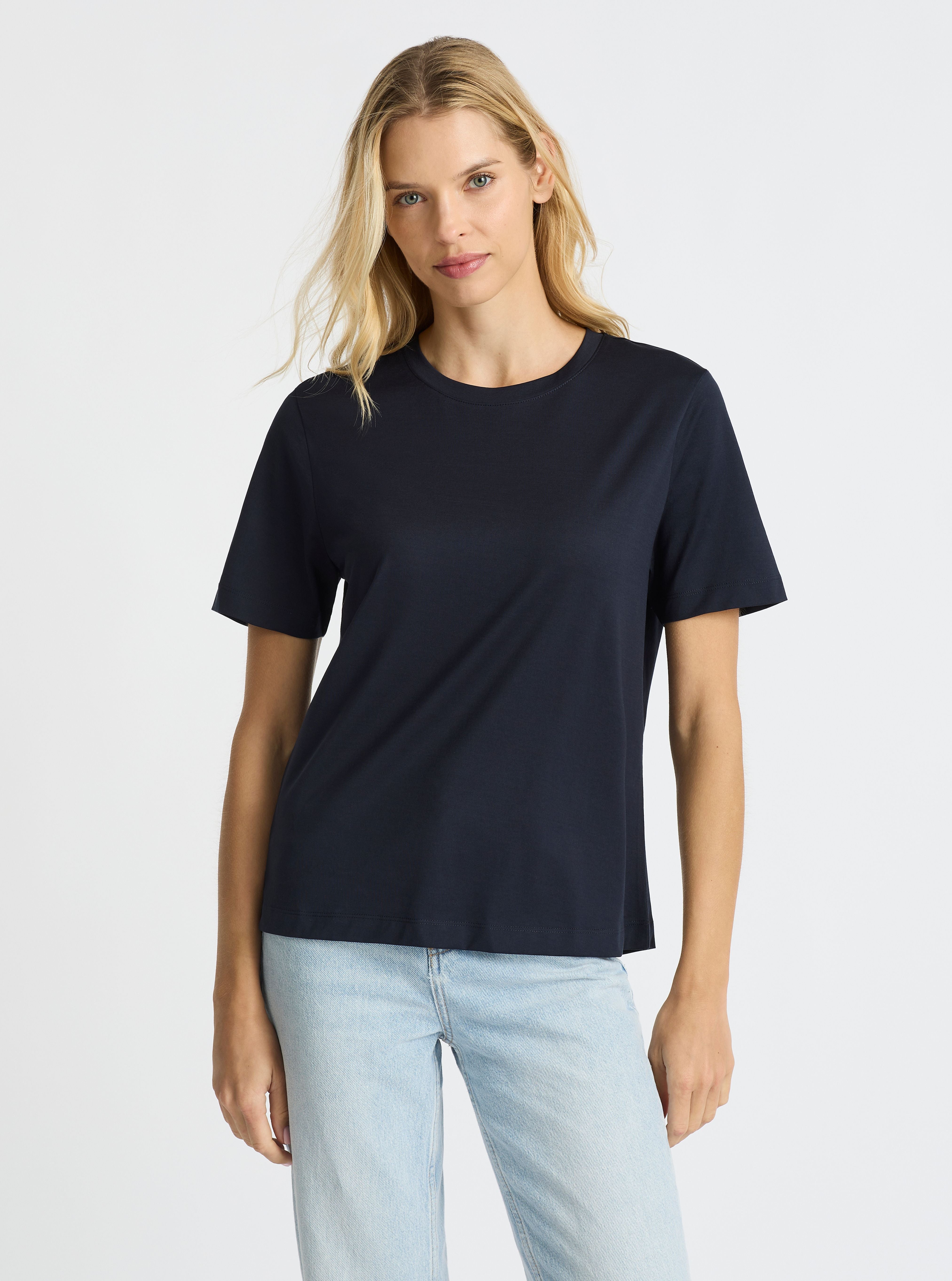 Dark Navy|Karolina is 5'10" and wearing a size S