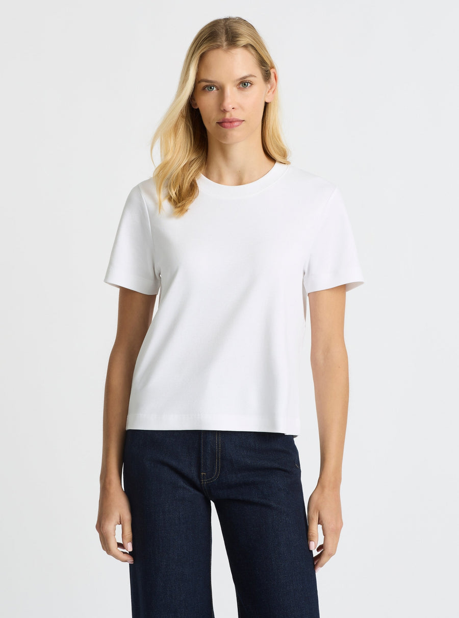 White|Good Earth Cotton® Box Cut Tee – Sustainable Cotton T-shirt|Karolina is 179 cm and wearing a size S