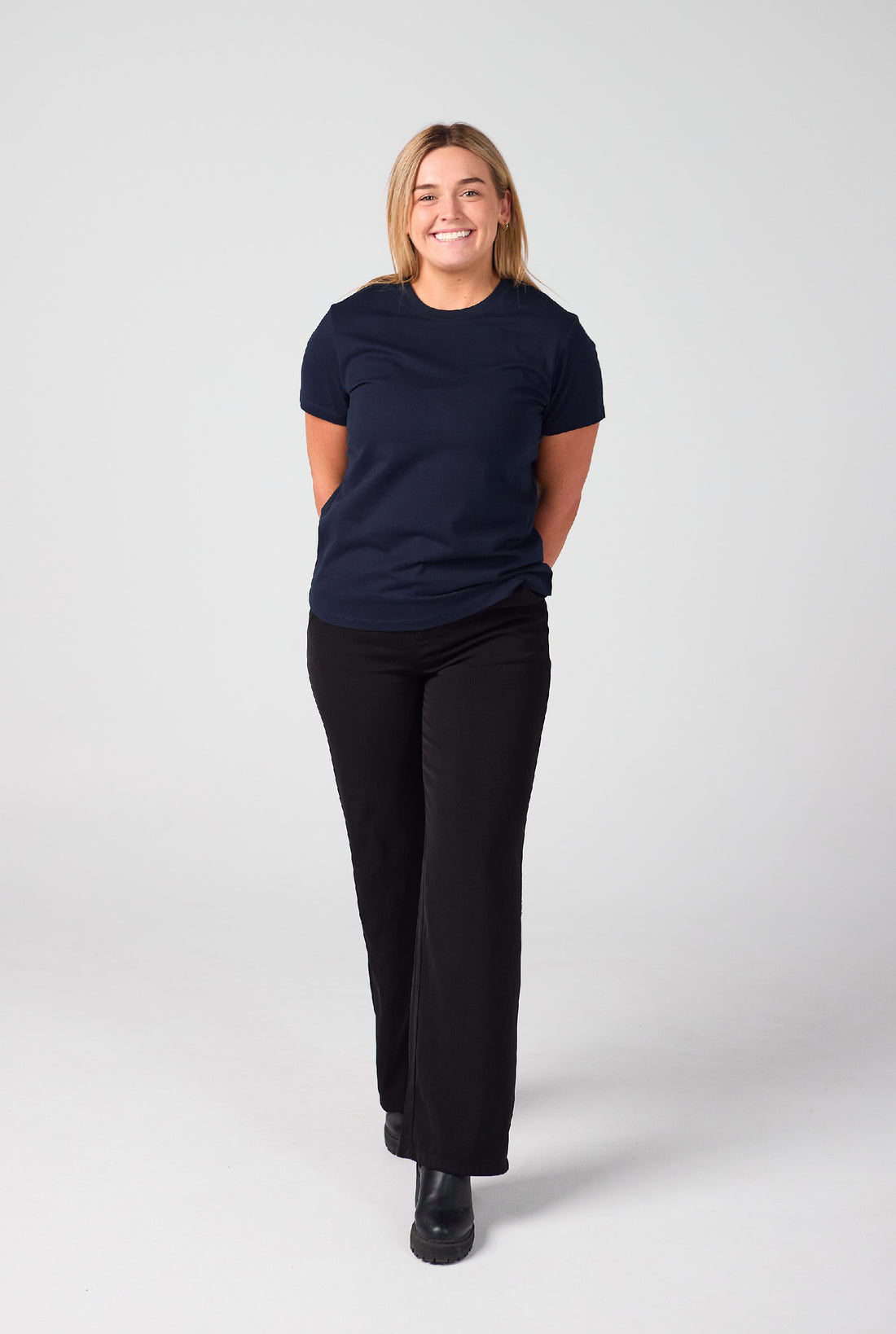 Dark Navy|Alyssa is 5'7" and wearing size L